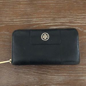 Tory Burch wallet black leather zip
